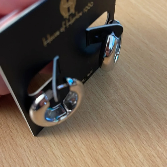 NWT House of Harlow Huggie Earrings - Picture 3 of 6